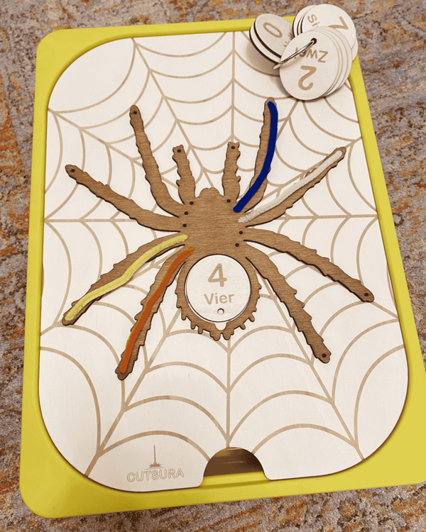 Sensomotorik-Platte Spinne – Zählen & Rechnen (Trofast hoch 28x40)