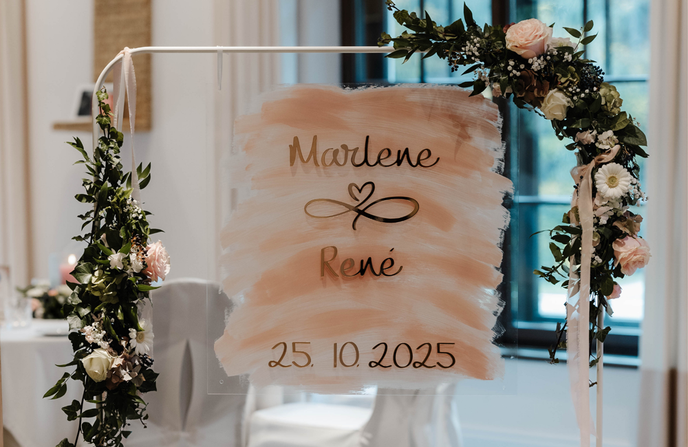 Willkommensschild zur Hochzeit auf Acryl