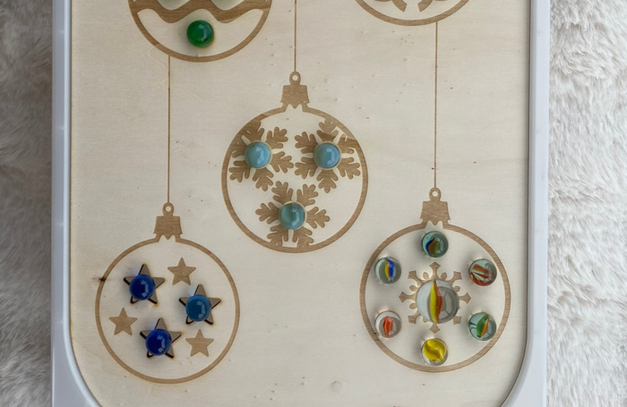 Christbaum Kugeln – Sensomotorik-Platte