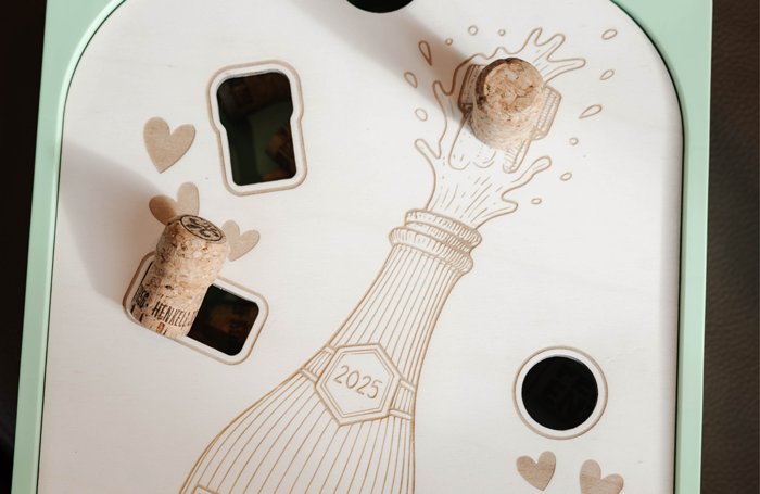 Sektflasche – Sensomotorik-Platte